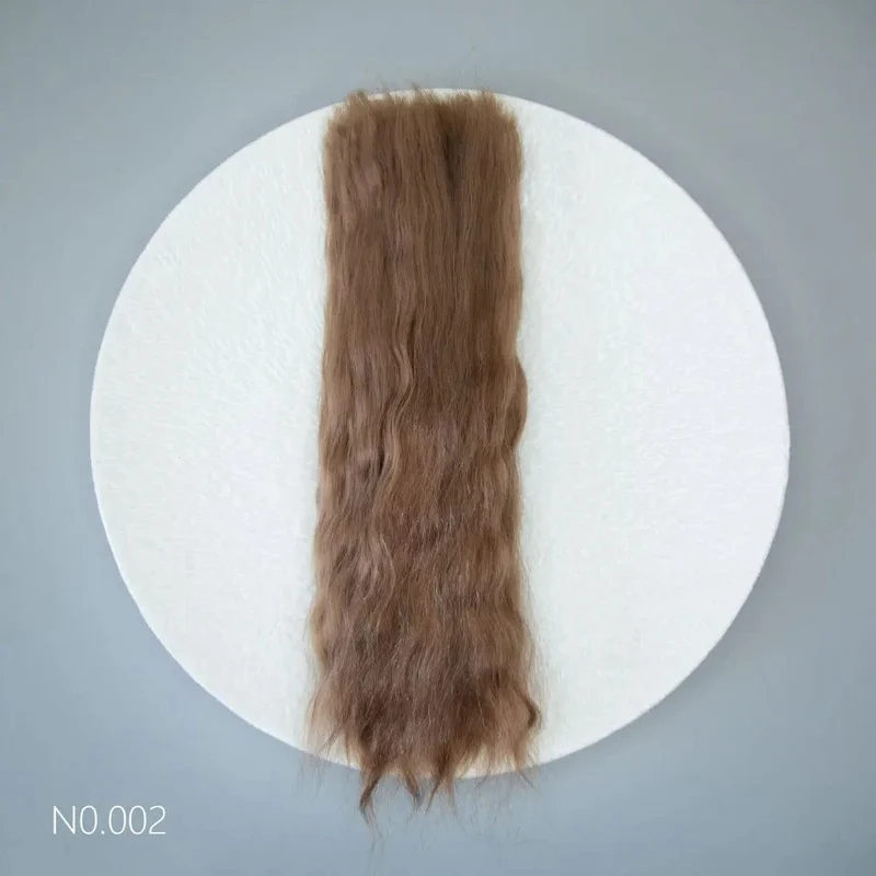 「natürliches lockiges Haar」Die lebensechte Puppenperücke aus Mohair der Marke Witdiy ist so weich wie Lanugohaar und verwendet sichere Farbstoffe, also fühlen Sie sich frei