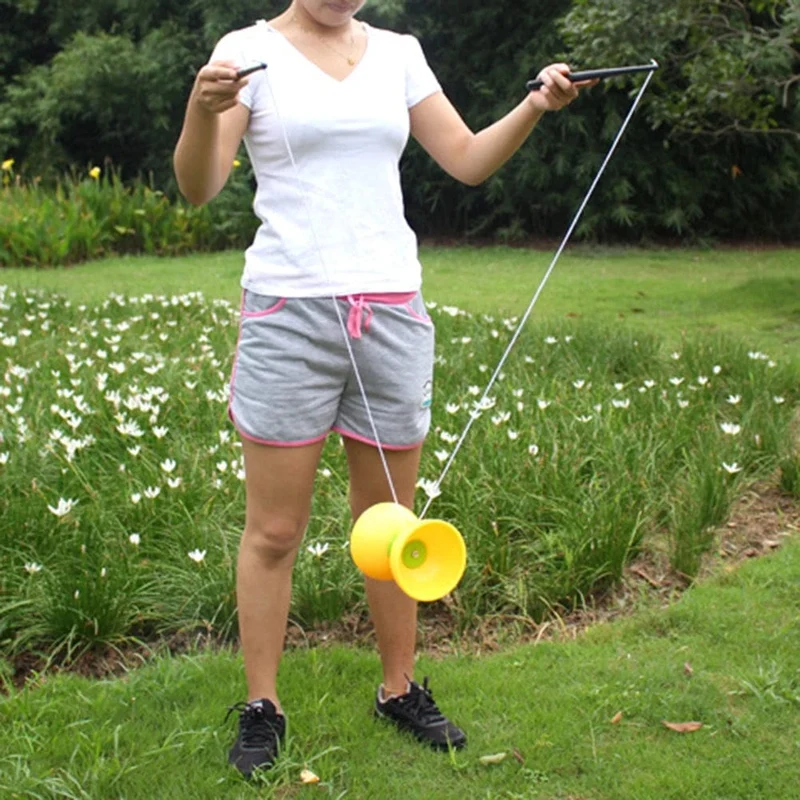 Lustiges chinesisches YOYO 3 Lager Diabolo Set Metallstäbe Tasche Spielzeug für Kinder Kinder Erwachsene ältere Menschen Spielzeug