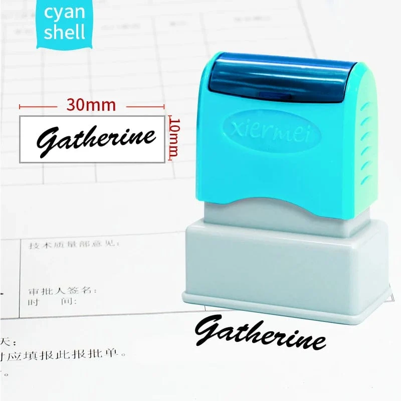 Benutzerdefinierter Lehrername Tintenstempel Unterschrift Kalligrafie Selbsteinfärbender personalisierter Briefstempel für Schulstudenten-Kind-Tücher