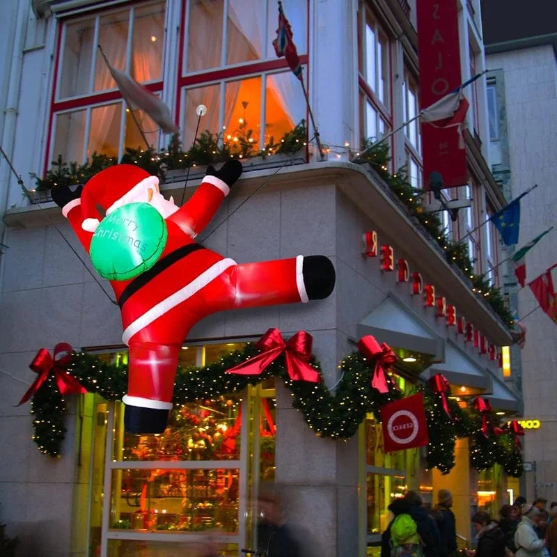 6 Fuß hoher aufblasbarer Weihnachtsmann zum Aufhängen, Weihnachtsmann mit Geschenktüte, Dekorationen, aufblasbarer kletternder Weihnachtsmann mit LED-Lichtern, Spielzeug für draußen