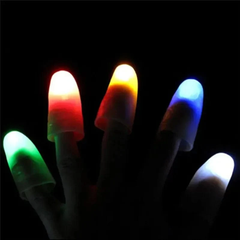 2 Stücke Magie Super Elektronische LED Licht Blinkende Finger Zaubertrick Requisiten Kinder Erstaunliche Glow Spielzeug Kinder Leuchtende Dekor Geschenke