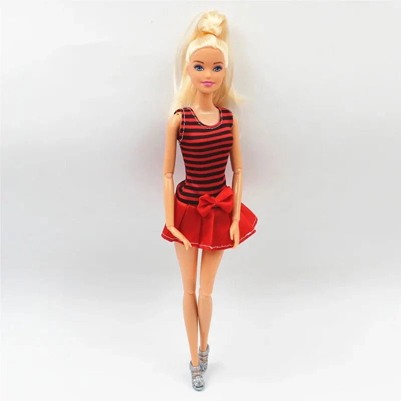Neue 30 cm 11 Gelenke Bewegliche Puppe mit Kleidung 1/6 Puppe mit Rock Mädchen Spielen Haus Diy Dress Up Spielzeug Geschenke