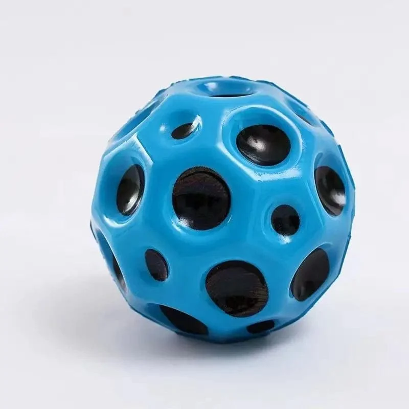 Hochelastischer Lochball, weicher Hüpfball, Fallschutz, mondförmiger poröser Hüpfball, Kinderspielzeug für drinnen und draußen, ergonomisches Design