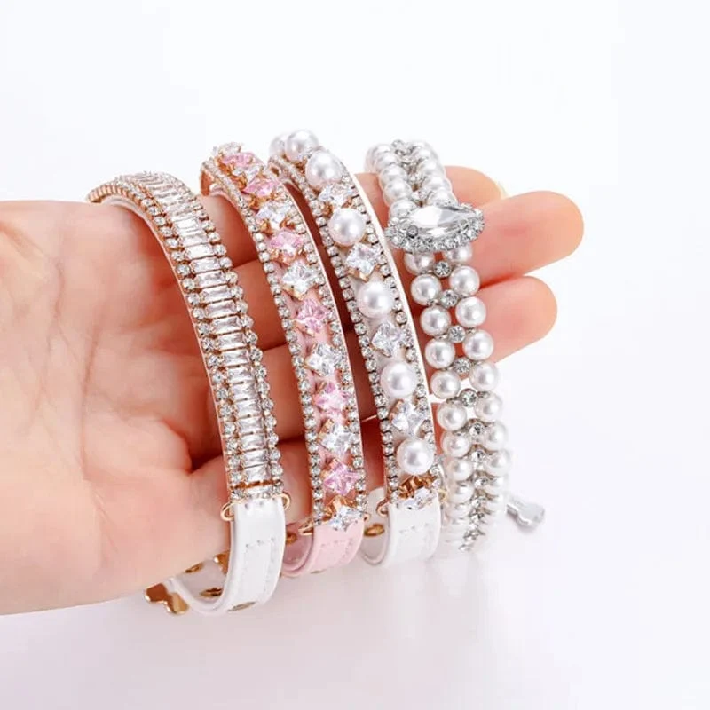 Perlenhalsbänder für Hunde und Katzen mit Kristall-Strass, Perlen-Katzenhalskette, verstellbares Halsband aus PU-Leder für kleine Hunde, Katzenzubehör