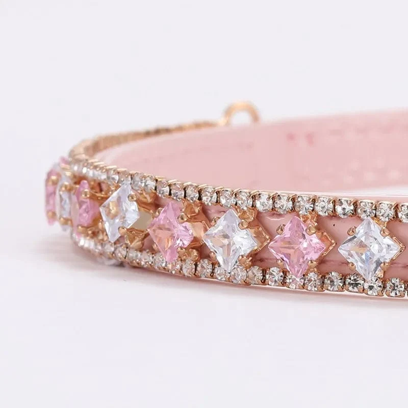 Perlenhalsbänder für Hunde und Katzen mit Kristall-Strass, Perlen-Katzenhalskette, verstellbares Halsband aus PU-Leder für kleine Hunde, Katzenzubehör