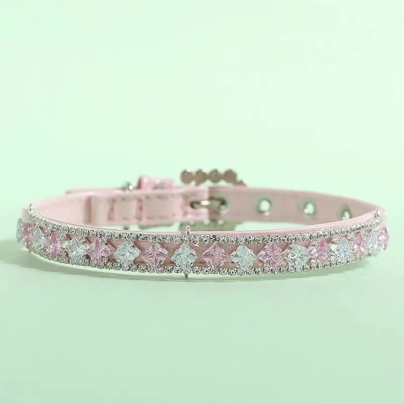 Perlenhalsbänder für Hunde und Katzen mit Kristall-Strass, Perlen-Katzenhalskette, verstellbares Halsband aus PU-Leder für kleine Hunde, Katzenzubehör