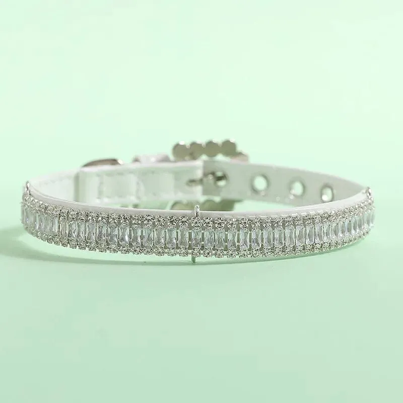 Perlenhalsbänder für Hunde und Katzen mit Kristall-Strass, Perlen-Katzenhalskette, verstellbares Halsband aus PU-Leder für kleine Hunde, Katzenzubehör