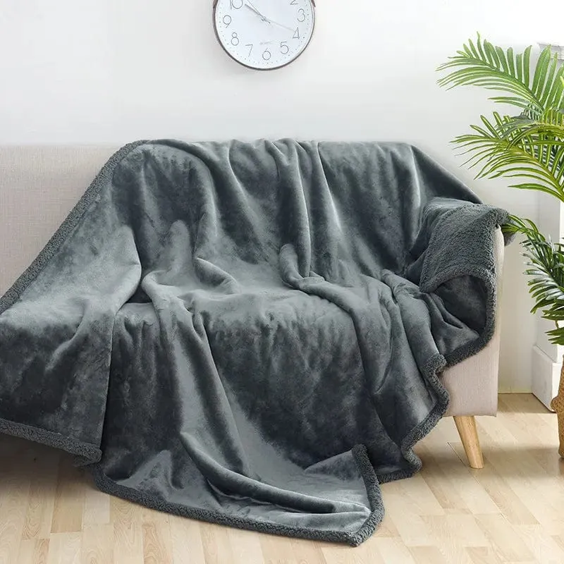 Wasserdichte Haustierdecke, flüssigkeitsabweisende Hundedecke für Schlafsofa und Couch, wendbarer Sherpa-Fleece-Möbelschutzbezug