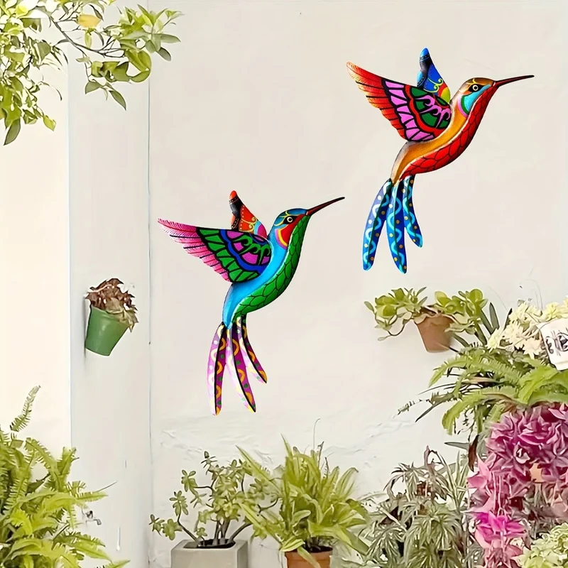 1/2 Stück Metall-Kolibri-Wandkunst-Dekor, bunte Metall-Vögel, Outdoor-Skulptur, Eisen-Außengarten-Hof-Hängedekoration, Ornamente, handgefertigte Vogel-Wandkunst-Zaundekorationen aus Metall für Wohnzimmer, Terrasse, Balkon, Innenbereich.