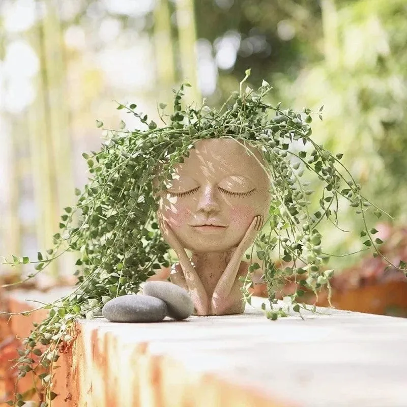 Puppe Kleines Mädchen Sukkulenten Blumentopf Boden Einfache Charakter Statue Outdoor Landschaft Garten Dekoration Porträt Ornament