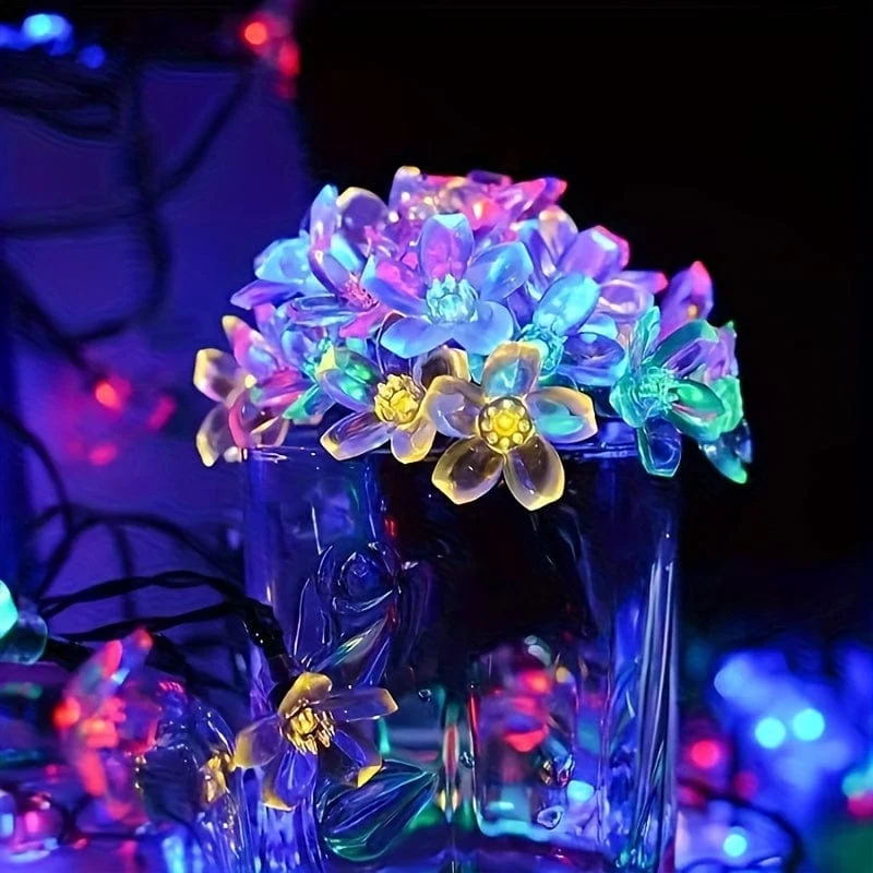 Verschönern Sie Ihren Außenbereich mit dieser 1-teiligen Solar-Gartenblumen-Lichterkette
