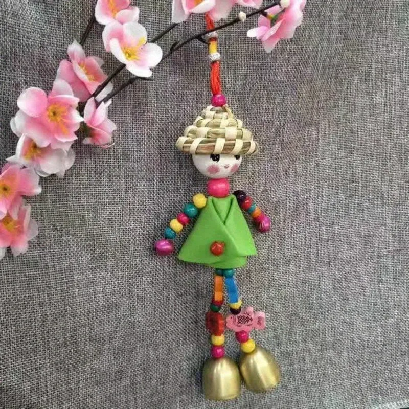 1pc Vogelscheuche Sunny Puppe Windspiel, Leder Gewebte Stroh Hut Puppe Hängen Dekor, Kreative Geschenk (Farbe Zufällig)