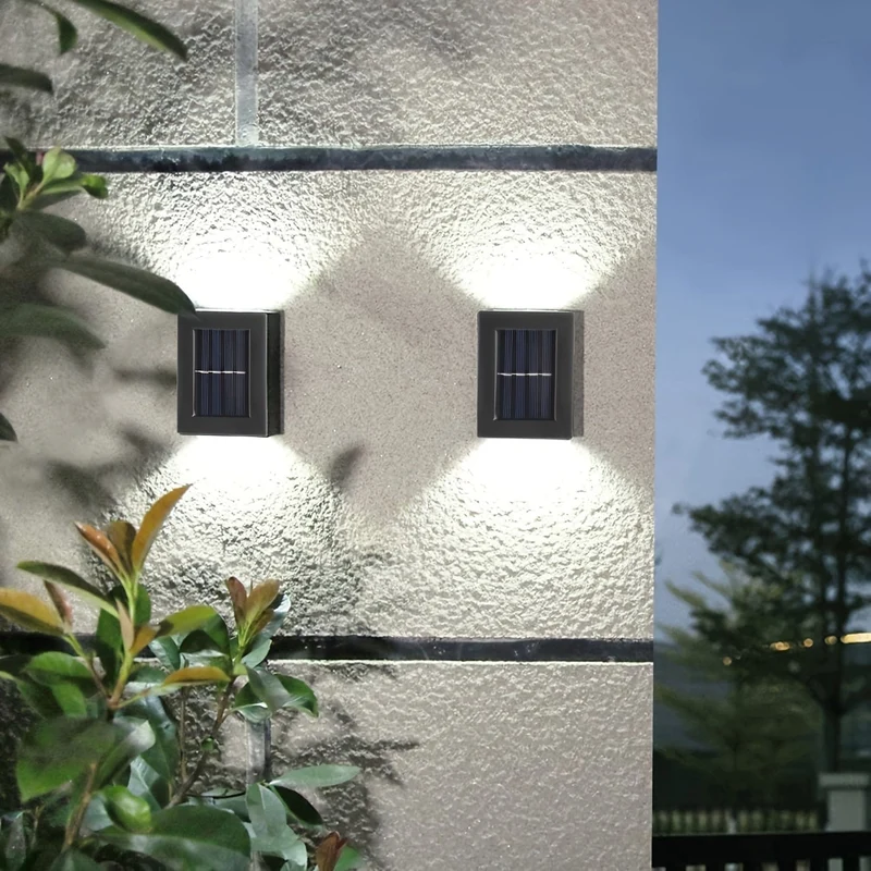 1-teiliges 4-LED-Solar-Wandleuchten-Set, beleuchtet nach oben und unten Sonnenlicht-Sensor-Lampe für den Außenbereich, wasserdicht, modernes Dekor im nordischen Stil für Veranden, Wege, Gärten, Innenhöfe, Rasen, Terrasse, Zaun und Gasse