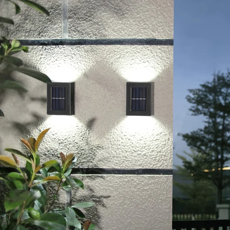 1-teiliges 4-LED-Solar-Wandleuchten-Set, beleuchtet nach oben und unten Sonnenlicht-Sensor-Lampe für den Außenbereich, wasserdicht, modernes Dekor im nordischen Stil für Veranden, Wege, Gärten, Innenhöfe, Rasen, Terrasse, Zaun und Gasse