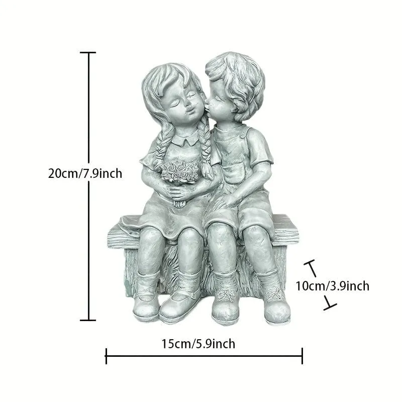 1 Stück Junge küssendes Mädchen Statue sitzt auf Bank Figur küssendes Paar Gartenskulptur Frau Geschenke für den Außenbereich Rasen Hof Kunstsammlung, Gartenskulptur & Statue