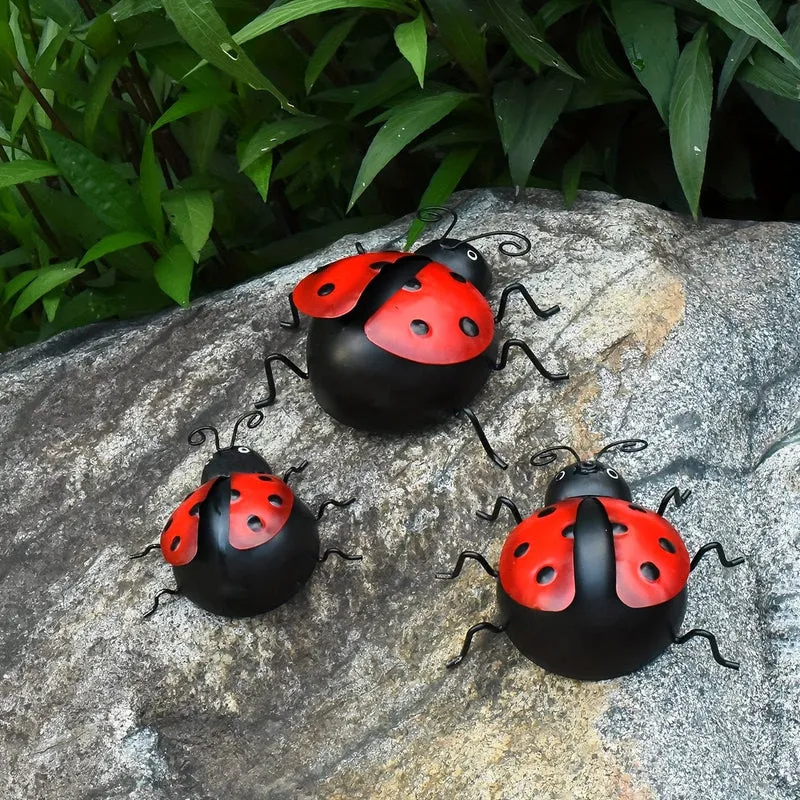 3 Stück/Set niedliche Marienkäfer-Skulptur aus Metall, Wandkunst-Dekor, Innen- und Außenbereich, dekorativ, rote Marienkäfer zum Aufhängen für Garten, Hinterhof, Veranda, Zuhause, Terrasse, Rasen, Zaun, Dekorationen, kreative Urlaubsdekorationen