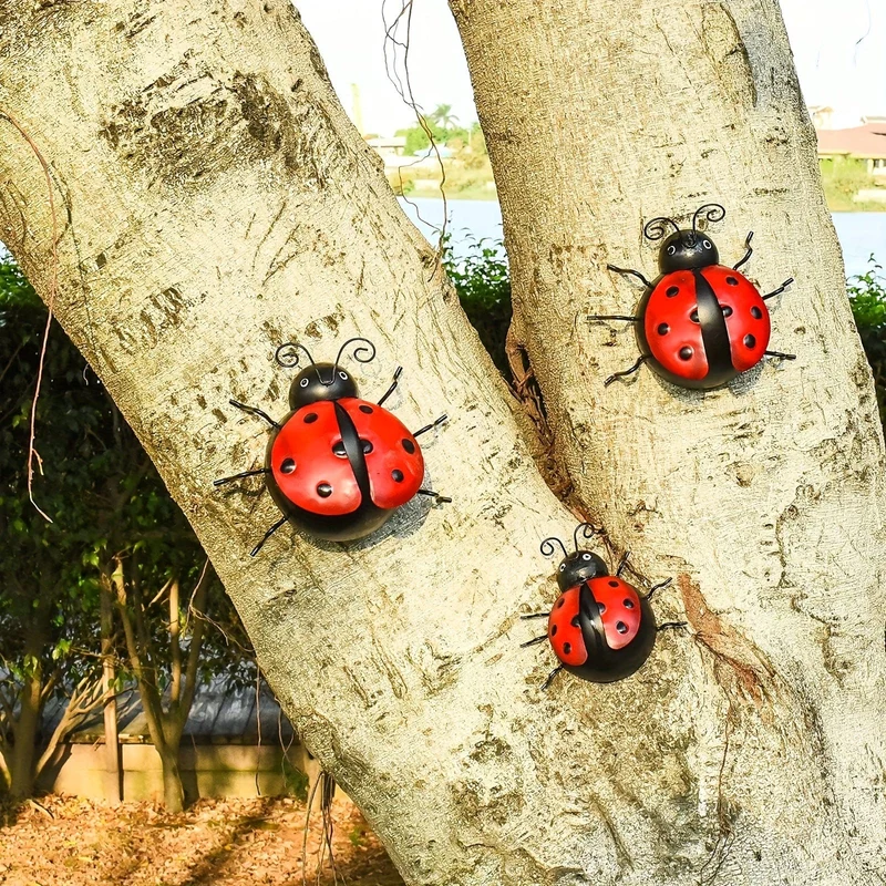 3 Stück/Set niedliche Marienkäfer-Skulptur aus Metall, Wandkunst-Dekor, Innen- und Außenbereich, dekorativ, rote Marienkäfer zum Aufhängen für Garten, Hinterhof, Veranda, Zuhause, Terrasse, Rasen, Zaun, Dekorationen, kreative Urlaubsdekorationen