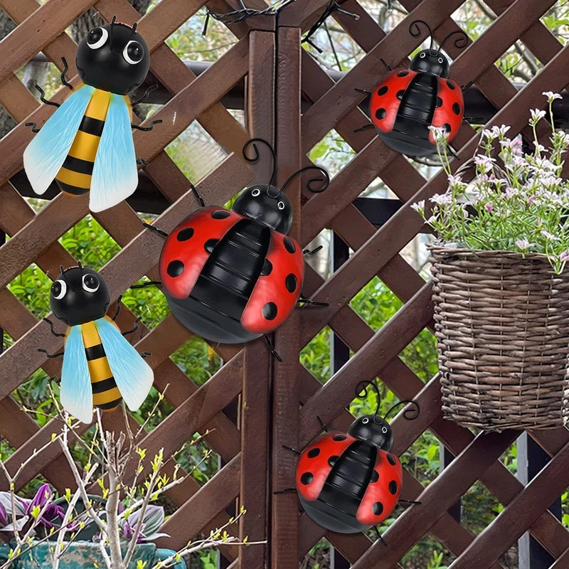 3 Stück/Set niedliche Marienkäfer-Skulptur aus Metall, Wandkunst-Dekor, Innen- und Außenbereich, dekorativ, rote Marienkäfer zum Aufhängen für Garten, Hinterhof, Veranda, Zuhause, Terrasse, Rasen, Zaun, Dekorationen, kreative Urlaubsdekorationen