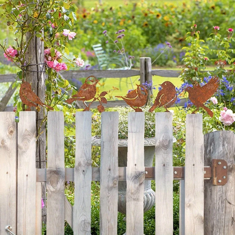 5-teilige rostige Vogeldekoration, lebensechte Metallvögel, Gartenornamente, Gartendekorationsset mit rostigen und kleinen Vögeln, rostige Dekoration für den Garten, Haushof-Dekoration für Weihnachten