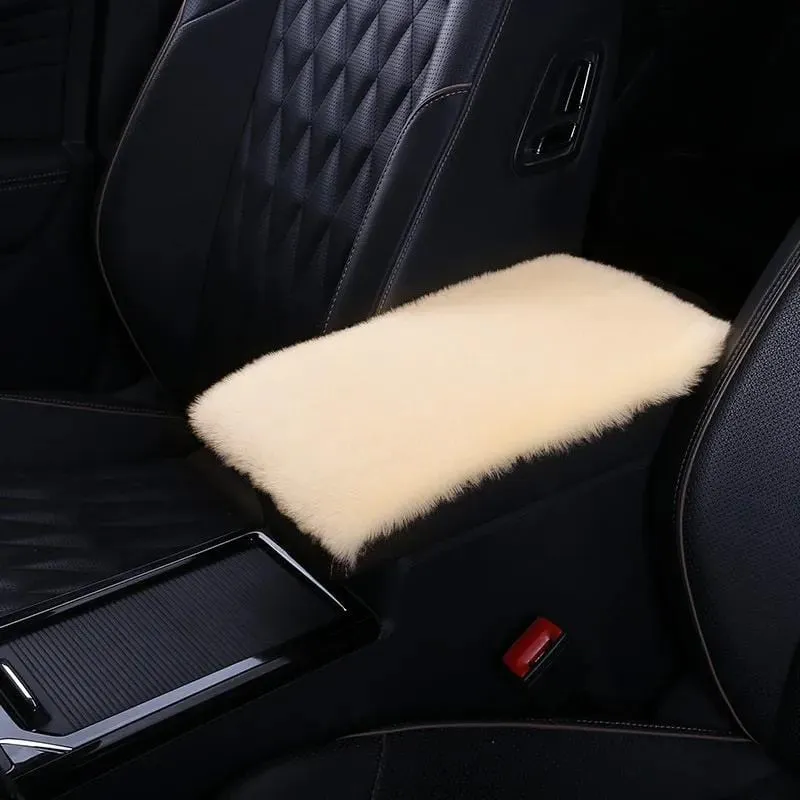 Weiche, pelzige Plüsch-Polyester-Armlehnenbox-Pad-Abdeckung, Mittelkonsolen-Box-Armlehnen-Pad-Kissen, universelles Damen-Autozubehör