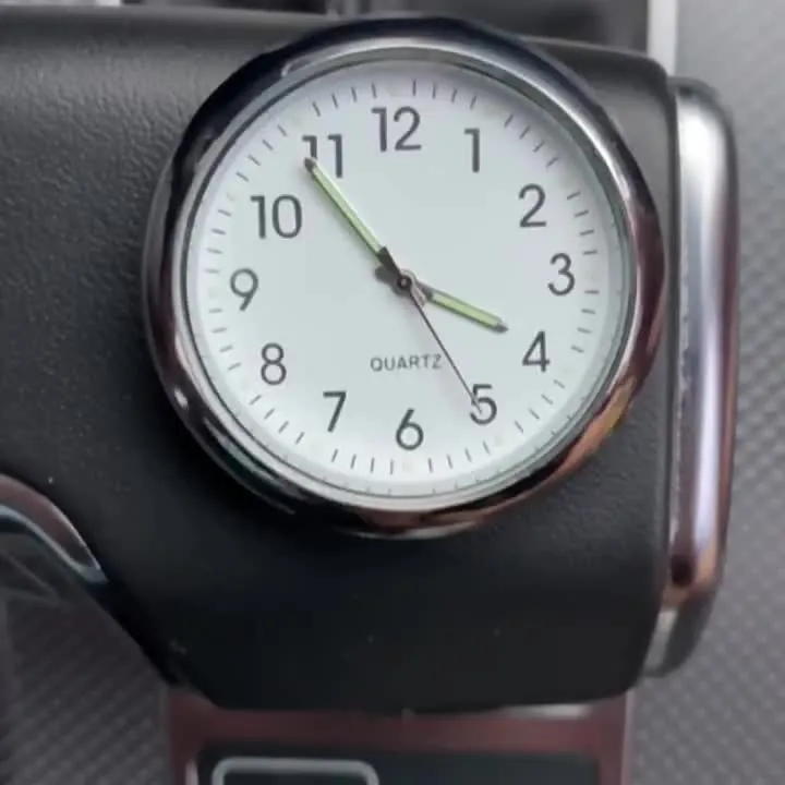 1 Stück leuchtende dekorative Uhr, Autouhr, Mini-Quarz-Analoguhr im Armaturenbrett, Zeit zum Aufkleben, Uhr für Autodekoration, exklusiv für High-End-Autos