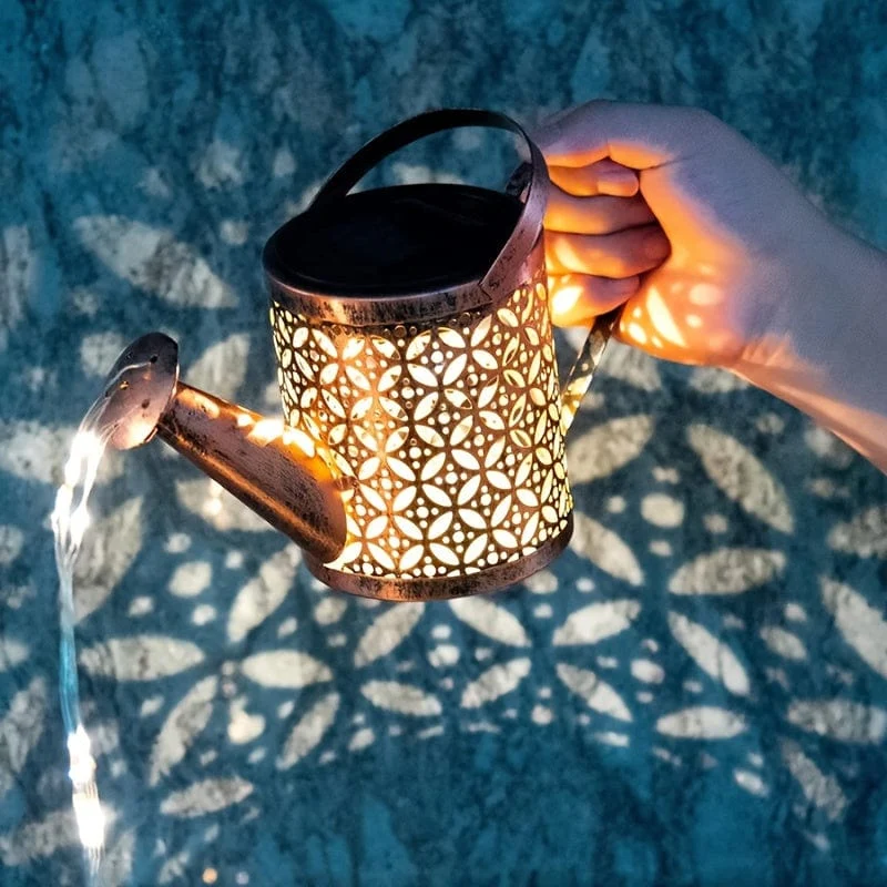 2er-Pack Solarleuchten für den Außenbereich, dekorative Solarlaterne zum Aufhängen im Freien, wasserdichtes, ausgehöhltes Design, dekorative Retro-Solarleuchte aus Metall mit Haken für Gartentisch, Terrasse, Hof, Weg, Gehweg