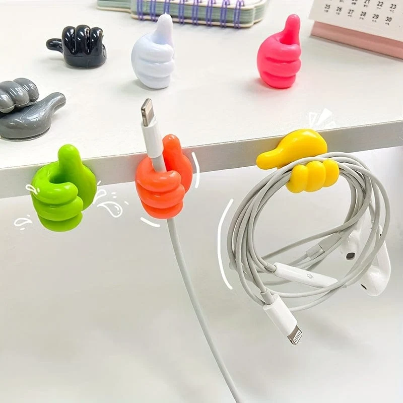 10 Stück handgeformte Gummihaken – die perfekte Gadget-Dekoration für die Organisation von Kabeln und Netzkabeln. (Zufällige Farbe)