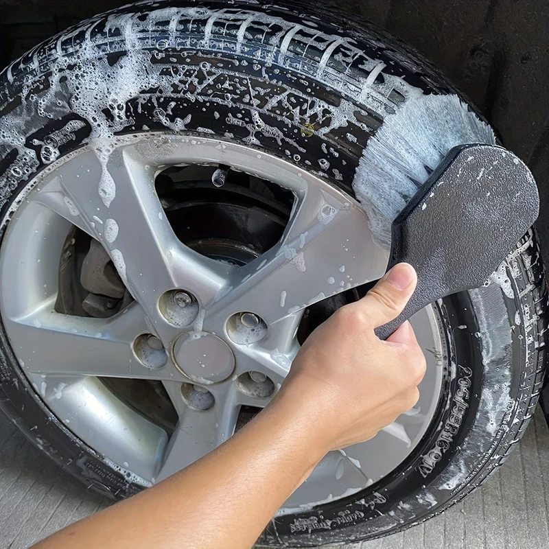 Reinigen Sie mühelos die Räder und Reifen Ihres Autos – die Autowaschbürste mit weichen Borsten!