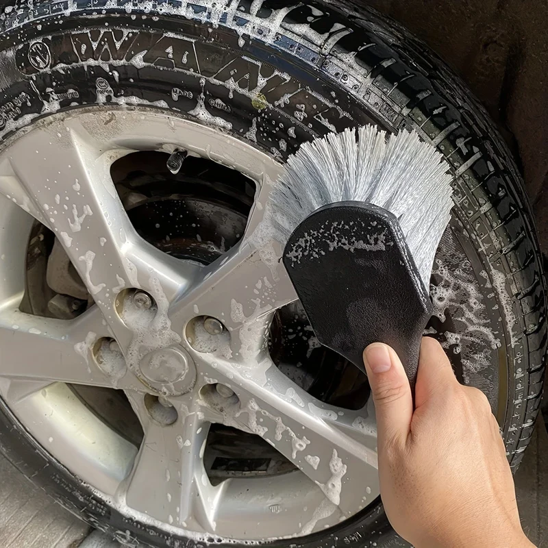 Reinigen Sie mühelos die Räder und Reifen Ihres Autos – die Autowaschbürste mit weichen Borsten!