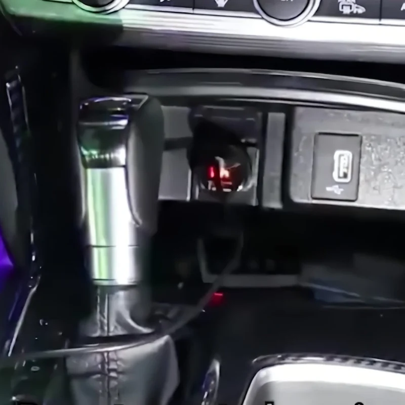 4 Stück LED-Autoleuchten, 48 LED-Innenleuchten mit intelligenter App-Fernbedienung, mehrfarbige Musik-Auto-Lichtleiste unter dem Armaturenbrett, Valentinstag-Dekoration