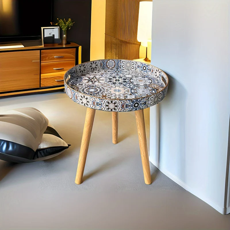 Kleine Skulptur-Dekoration im Bohème-Stil. Vielseitiger Couchtisch mit Holztablett und abnehmbaren Beinen für die Heimdekoration im Wohnzimmer