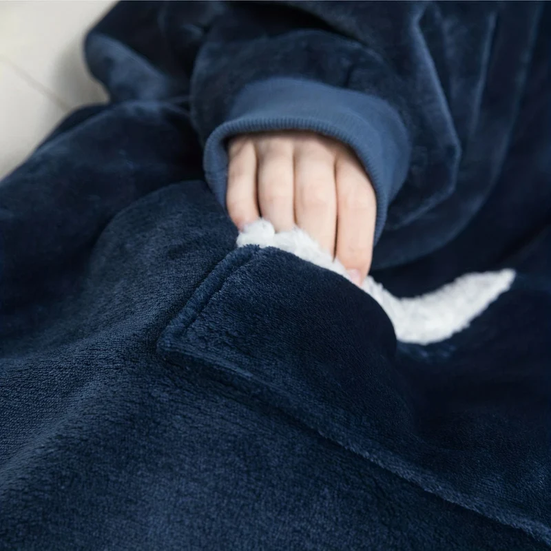 1 Stück, superweiche, warme und bequeme tragbare Kapuzendecke mit großen Taschen – perfekt für Männer und Frauen, Weihnachtsdekoration, Weihnachtsparty-Zubehör