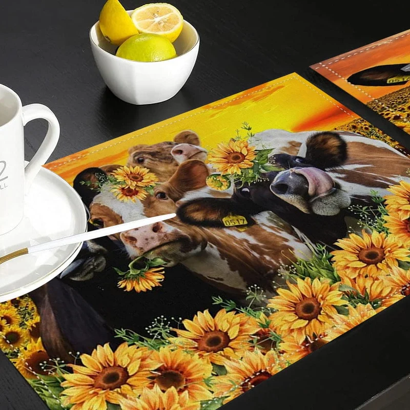 1/4/6-teiliges Tischset, Polyester-Tischsets-Set, abstraktes Kuh- und gelbes Sonnenblumen-Design, Tischset im Bauernhaus-Stil, für Familie, Hotel, Bankett, Urlaub, florale Küchendekoration, Heimbedarf