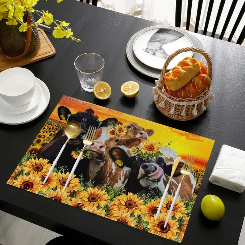 1/4/6-teiliges Tischset, Polyester-Tischsets-Set, abstraktes Kuh- und gelbes Sonnenblumen-Design, Tischset im Bauernhaus-Stil, für Familie, Hotel, Bankett, Urlaub, florale Küchendekoration, Heimbedarf