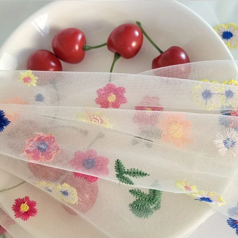1 Stück Tischdecke aus europäischer Spitze, bestickte Tischdecke aus Polyester für Esszimmer, Couchtisch, Beistelltisch, Fernsehschrank, elegante Wohndekoration, Hochzeitsdekoration für den Garten im Freien