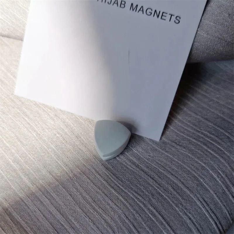 Premium 1 Paar Dreieck starker Magnet Hijabs Clip Zubehör muslimische Frauen Sicherheit kein Loch feste Turban Schal Pins Broschen