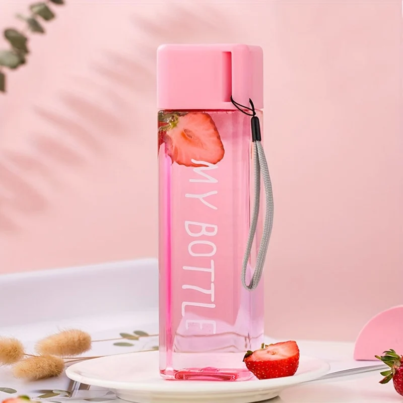 1 Stück, 17oz/500ml minimalistischer quadratischer Plastikwasserbecher, auslaufsicher, mit Hebeseil und Deckel, tragbare Sportwasserflasche, geeignet für Outdoor-Fitness, Sport und Reisen
