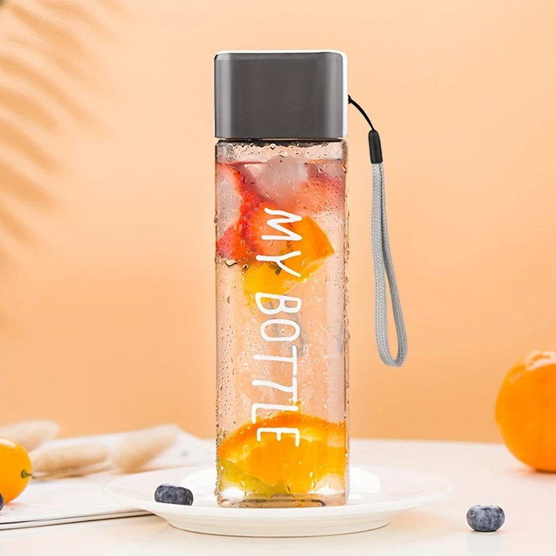 1 Stück, 17oz/500ml minimalistischer quadratischer Plastikwasserbecher, auslaufsicher, mit Hebeseil und Deckel, tragbare Sportwasserflasche, geeignet für Outdoor-Fitness, Sport und Reisen