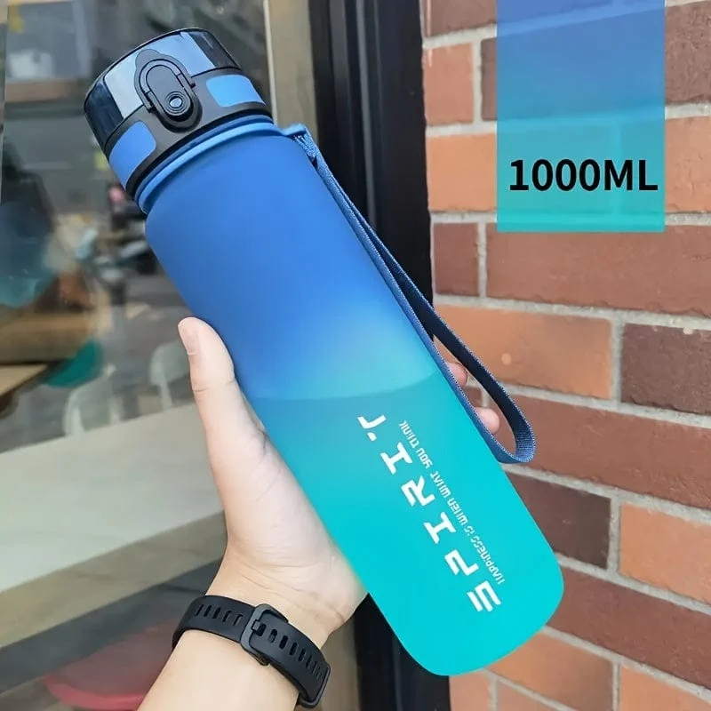 1 Stück 650 ml/1000 ml große tragbare Kunststoff-Wasserflasche, auslaufsicherer Farbverlaufs-Wasserbecher für Outdoor-Fitness-Sport-Camping-Reisen