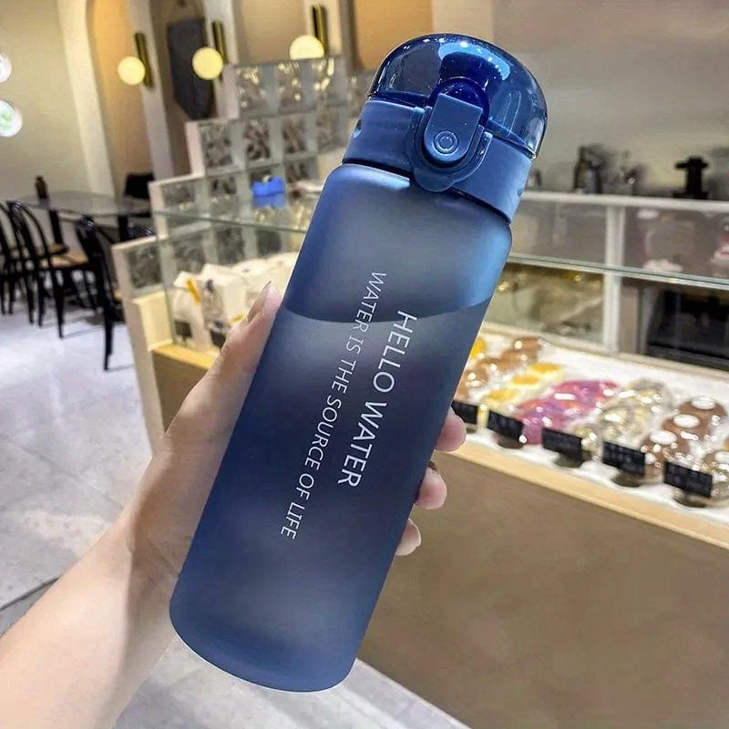 1 Stück, auslaufsichere Sportwasserflasche – 780 ml – modisch und tragbar – perfekt für Outdoor-Aktivitäten