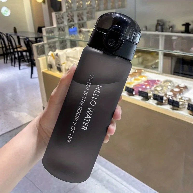 1 Stück, auslaufsichere Sportwasserflasche – 780 ml – modisch und tragbar – perfekt für Outdoor-Aktivitäten