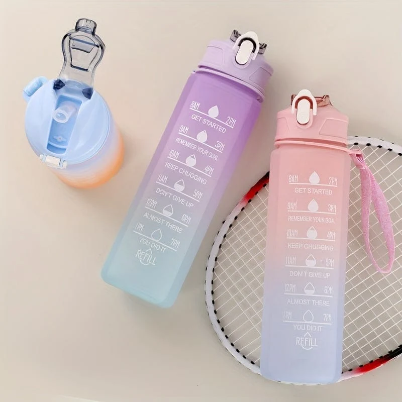 1 Stück, 750 ml motivierende Wasserflasche mit Strohhalm und Zeitmarkierung, tägliche Wasseraufnahmeflasche mit Tragegurt für Fitness, Fitnessstudio, Schule, Yoga, Wandern und auch zum Trinken von Wasser zu normalen Zeiten geeignet