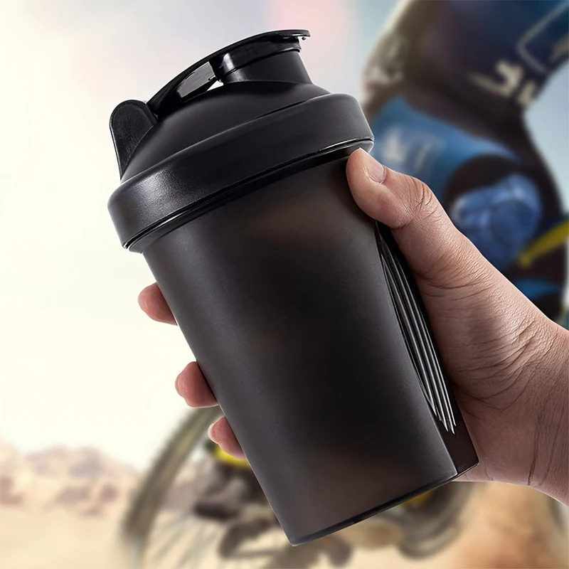 1 Stück, 400 ml (13.5 oz) Shaker-Flasche, BPA-frei, Protein-Shaker-Flasche, Mini-Sport-Shaker-Flasche aus Kunststoff, tragbar, Outdoor-Sport-Wasserflasche, Trinkgeschirr
