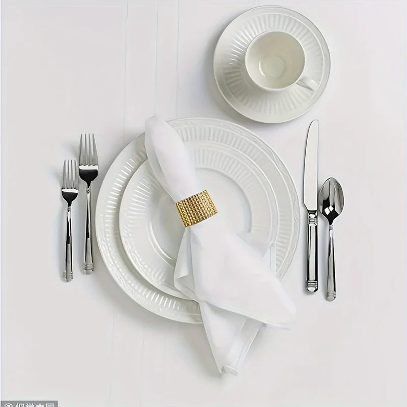 50 Stück, goldene Serviettenringe, elegante, einfarbige Serviettenschnalle mit Strasssteinen aus Kunststoff, polierte Metallringe aus Gusseisen, Weihnachtsdekoration, Esstischdekoration
