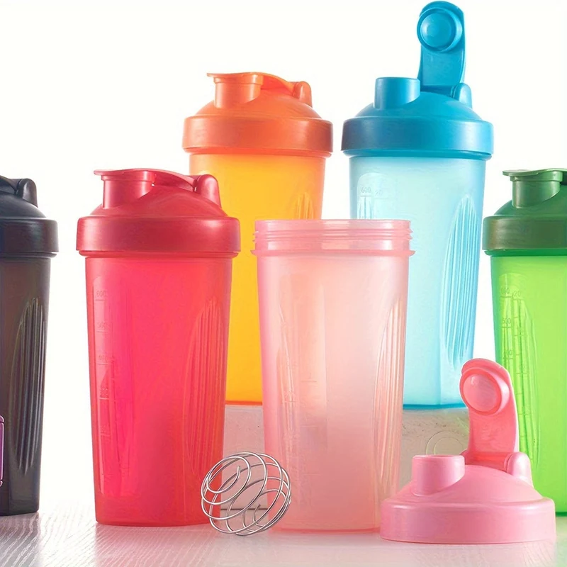 1 Stück, großer Sport-Shake-Becher, mit Metall-Rührkugel, zum Mischen von Protein-Pulver-Shake-Getränken, Sportwasserflasche, geeignet für Fitnessstudio, Schulspielplatzarbeit und andere, der beste Begleiter für Sportler, 600 ml/20 Unzen