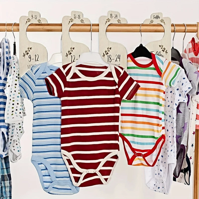 8 Stück doppelseitige Baby-Schrank-Organizer aus Holz, Baby-Schrank-Trennwände, Neugeborene bis 24 Monate, bezaubernde Kinderzimmer-Dekoration, Kleiderbügel-Trennwände in Baby-Kleidergröße für Babys, Mädchen und Jungen, Halloween, Thanksgiving, Weihnachtsgeschenk