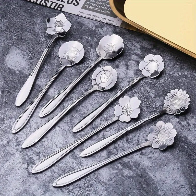 8-teiliges süßes Blumenlöffel-Set – perfekt für Tee, Kaffee, Eis und Desserts – Edelstahl mit goldener und silberner Oberfläche – Küchen-Requisiten für ein schickes und elegantes Speiseerlebnis