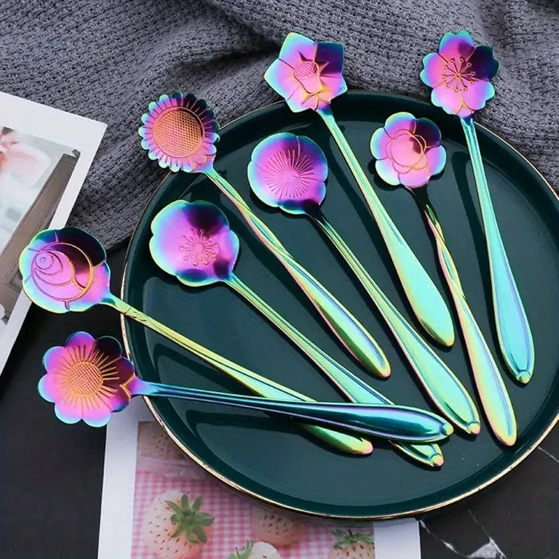 8-teiliges süßes Blumenlöffel-Set – perfekt für Tee, Kaffee, Eis und Desserts – Edelstahl mit goldener und silberner Oberfläche – Küchen-Requisiten für ein schickes und elegantes Speiseerlebnis