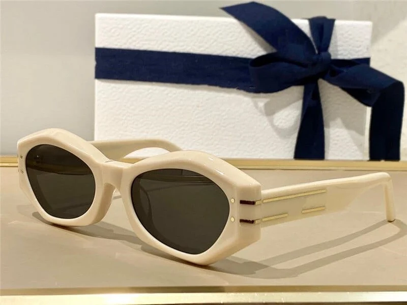 Damen-Sonnenbrille für den Sommer für Männer und Frauen, Signatur-B1U-Stil, Anti-Ultraviolett-Retro-Platte, Vollformat-Brille, Zufallsbox