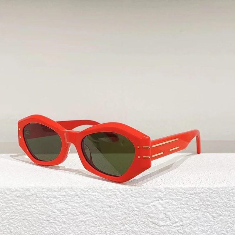 Damen-Sonnenbrille für den Sommer für Männer und Frauen, Signatur-B1U-Stil, Anti-Ultraviolett-Retro-Platte, Vollformat-Brille, Zufallsbox